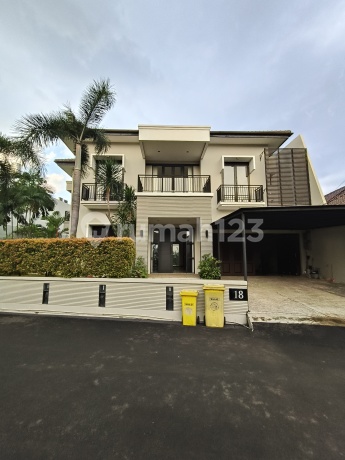 Jual Rumah Minimalis + Private Pool Dalam Cluster Jalan Lebar