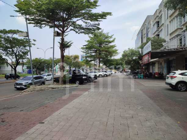 Ruko Mega Boulevard Kota Harapan Indah 4 Lantai Full Furnished Saat Ini Jadi Kost 20 Kamar Tidur dan 9 Kamar Mandi,Lokasi Strategis