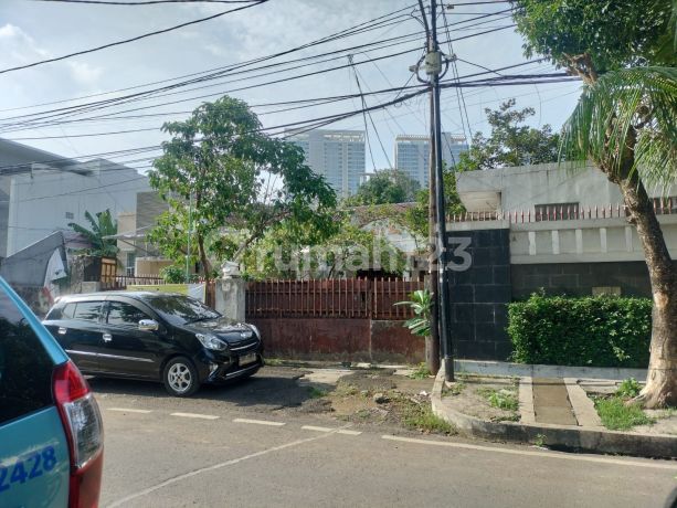 Bangunan kokoh dihitung tanah di kawasan elit Menteng, jkt pusat