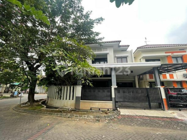 Rumah Central Park Ahmad Yani dekat Wonokromo, Wonocolo