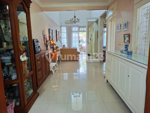 Rumah, 2 Lantai Interior Rapi Halaman Luas Dalam Cluster Siap Huni Rumah, 2 Lantai Interior Rapi Halaman Luas Dalam Cluster Siap Huni