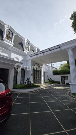 Brand New American Classic With Swimming Pool On Menteng