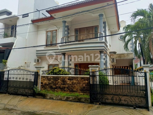 Ready-to-Use House in a Strategic Location in Sunter