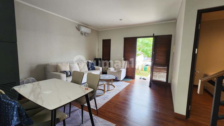 Dijual Rumah 2 Lantai Semi Furnished Kondisi Bagus Siap Huni Bebas Banjir Dekat Clubhouse dan Gerbang Burgundy Residence dan Summarecon Mal Bekasi