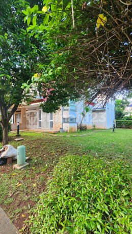 Jual Rumah 2 Lantai Hoek Lokasi Bagus Tanah Luas SHM Dekat Clubhouse Palm Residence dan Summarecon Mal Bekasi