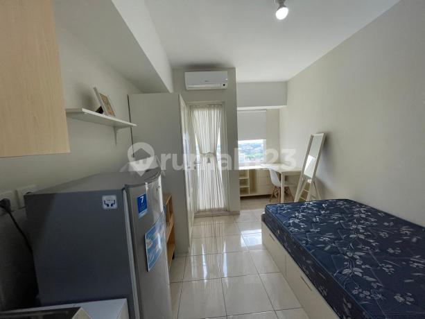 Jual Cepat Tipe Studio Furnihshed Kondisi Bagus Siap Huni Sertifikat View Courtyard Kolam Renang di Menara Caldesia Apartemen The Springlake Dekat Summarecon Mal Bekasi