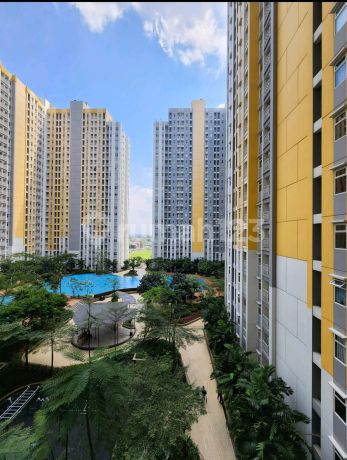 Harga Murah Apartemen The Springlake Menara Azolla Summarecon Bekasi 2 Kamar Tidur, View Kolam Renang, Kondisi Bagus & Unfurnished Lantai Rendah Dekat Summarecon Mal Bekasi