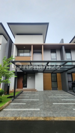 Jual Cepat Rumah 2 Lantai 4 Kamar Tidur Kondisi Bagus Kosongan Siap Huni PPJB di Cluster Mulberry Residence Kawasan The Orchard Summarecon Bekasi Dekat Summarecon Mal Bekasi