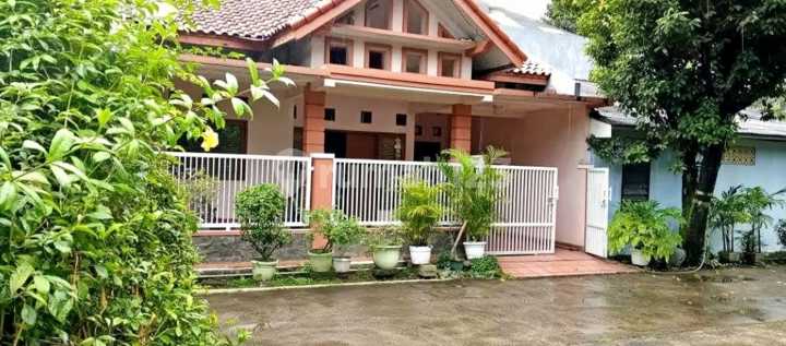 Rumah Siap Huni di Pondok Cikunir Indah Lokasi Strategis Bebas Banjir