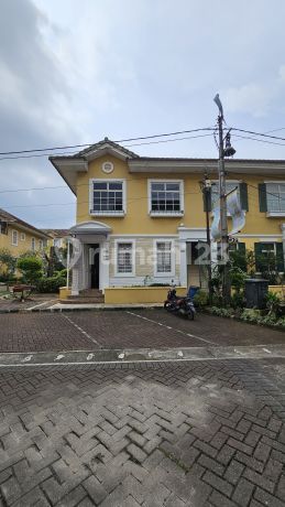 Dijual Rumah Posisi Hoek Townhouse Taman Hijau Lippo Karawaci