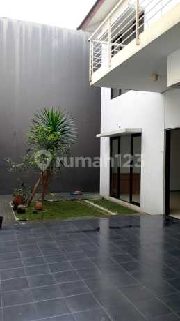 Jual Rumah Modern Nyaman di Cluster Singgasana Pradana Bandung Jual Rumah Modern Nyaman di Cluster Singgasana Pradana Bandung