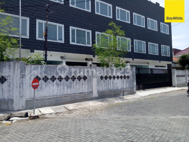 Dijual Rumah 3 lantai di Putat Indah Timur Surabaya Dijual Rumah 3 lantai di Putat Indah Timur Surabaya