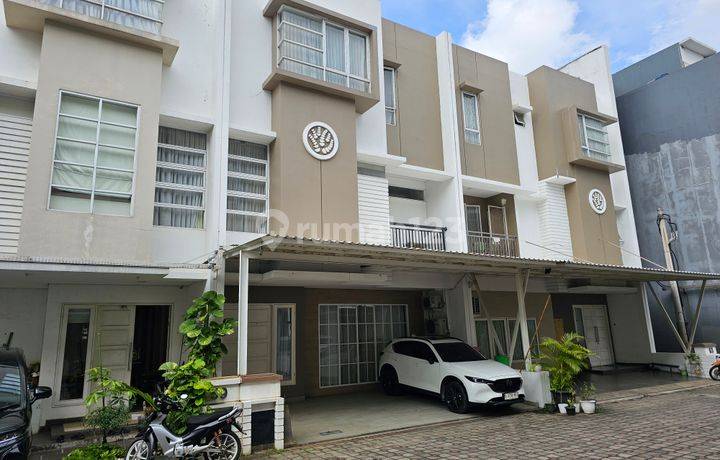 Di Jual Rumah Gading Lavender 3 lantai , lokasi strategis harga terjangkau