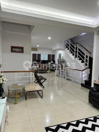 Jual Cepat Rumah di Komplek Istana Pasteur Regency (Townhouse 3 Lantai) Jual Cepat Rumah di Komplek Istana Pasteur Regency (Townhouse 3 Lantai)