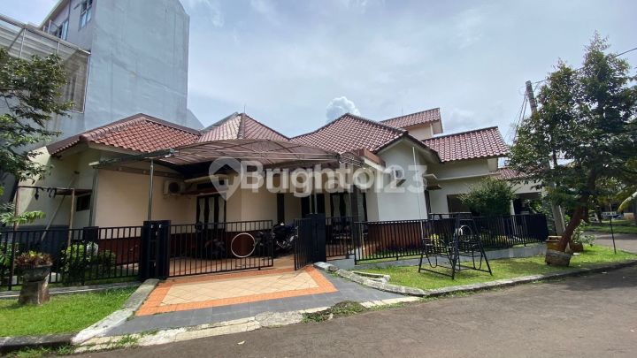 RUMAH MEWAH PESONA KHAYANGAN 2 LANTAI