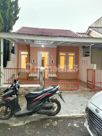 Rumah Rapih Dan Cantik Siap Huni Di Taman Besakih Sentul