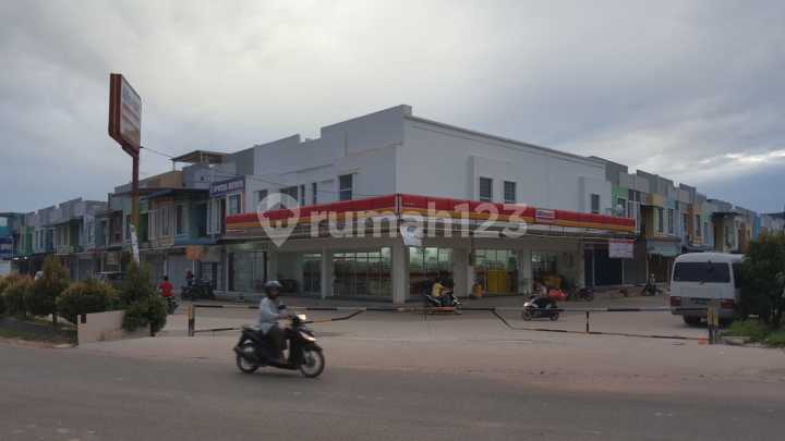 Ruko Gandeng 3 dan 1 Unit Gudang di Lokasi Strategis, Usaha Langsung Jalan di Jantung Batam Centre Ruko Gandeng 3 dan 1 Unit Gudang di Lokasi Strategis, Usaha Langsung Jalan di Jantung Batam Centre