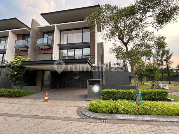 Rumah 3 lantai di Cluster Laurel Navapark BSD - Type 12 Corner / Hoek Rumah 3 lantai di Cluster Laurel Navapark BSD - Type 12 Corner / Hoek