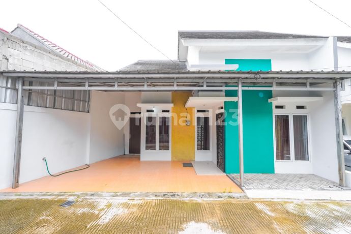SHM House Facing South, 6 Minutes to Citra Medika Hospital Depok J-37469 SHM House Facing South, 6 Minutes to Citra Medika Hospital Depok J-37469