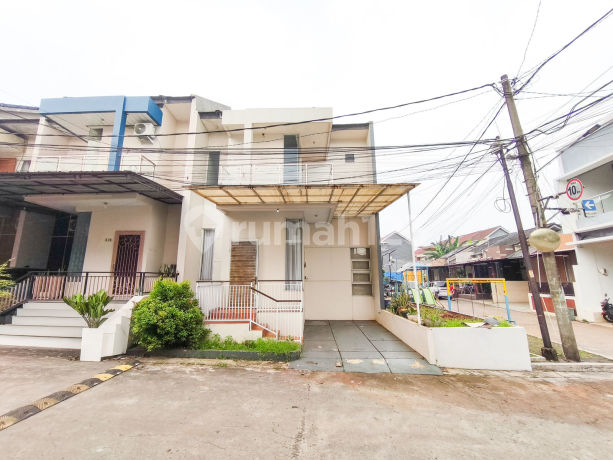 2-Story Hook House 11 Minutes to Jatiwarna 1 Toll Gate Ready for KPR J47361