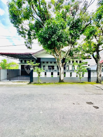 Rumah Luas Dalam Komplek Pondok Surya SHM