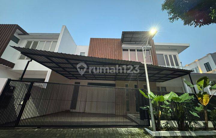Rumah 2lt Di Villa Taman Gapura - Citraland, Surabaya Barat