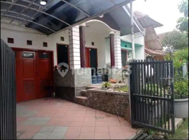 Rumah Bagus Dan Asri Di Kawasan Cihanjuang Rumah Bagus Dan Asri Di Kawasan Cihanjuang