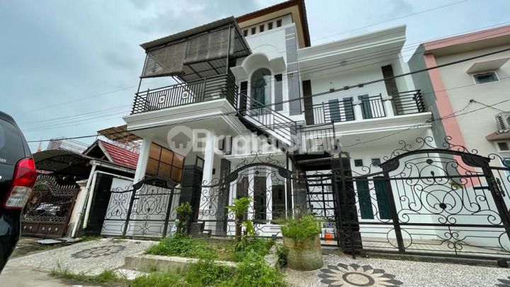 Rumah 3 lantai dijual di perumahan Bumi Sempaja Rumah 3 lantai dijual di perumahan Bumi Sempaja