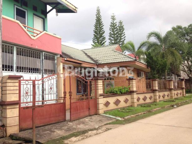 Rumah cantik 2 lantai hook dijual di perumahan bumi Sempaja Rumah cantik 2 lantai hook dijual di perumahan bumi Sempaja