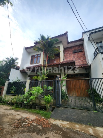 For Sale Cheap 2-Story House in Ditjentek Complex, North Grogol, Kebayoran Lama