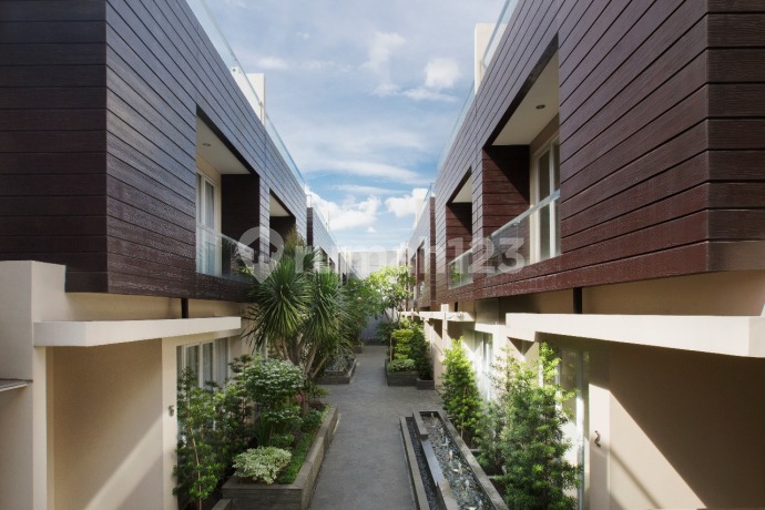 Casaviia Townhouse Kemang South Jakarta 3.5 Floors Optional Pool