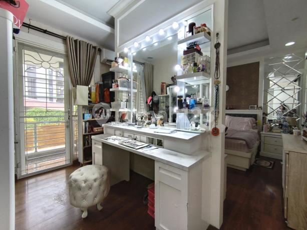 Rumah Asri Furnihed Cantik Siap Huni di Meruya Residence, Jakarta Barat 