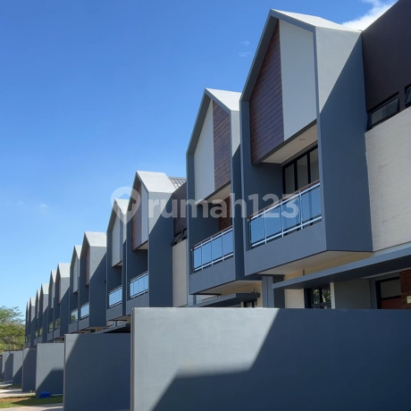Dijual Rumah Contoh Type Boulevard di Perumahan Royal Spring