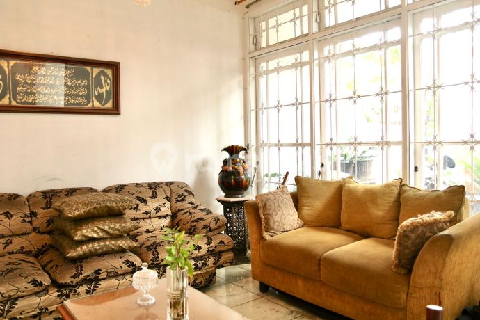 Strategic Home, Comfortable Environment in a Complex Near Toll Road Access, South Jakarta.