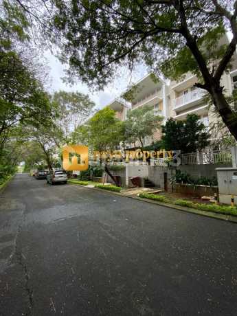 Rumah Asri Dalam Komplek Sherwood Residence di Kelapa Gading