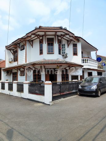 Rumah Hook Murah Bagus Dalam Komplek di Jatiwaringin Asri Bekasi Rumah Hook Murah Bagus Dalam Komplek di Jatiwaringin Asri Bekasi