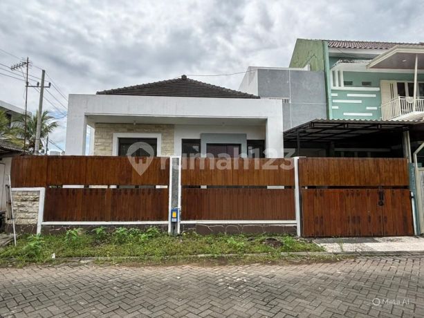 Termurah! Rumah Hook Baru di Area Taman Sulfat Modern Siap Huni Termurah! Rumah Hook Baru di Area Taman Sulfat Modern Siap Huni
