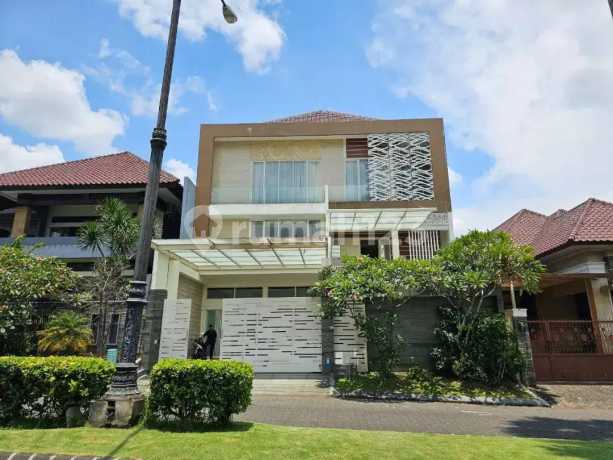 Rumah Mewah + Kolam di Boulevard Istana Dieng Malang
