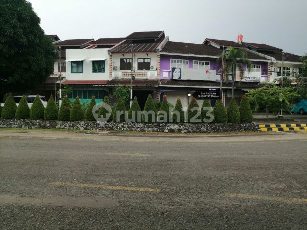 Di jual rumah 2 lantai bisa buat usaha di perum mahkota mas cikokol tangerang kota Di jual rumah 2 lantai bisa buat usaha di perum mahkota mas cikokol tangerang kota