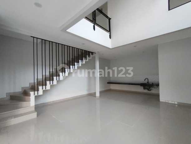Harga Heran Rumah Baru 2 LT Posisi Hook Taman Holis Indah Harga Heran Rumah Baru 2 LT Posisi Hook Taman Holis Indah