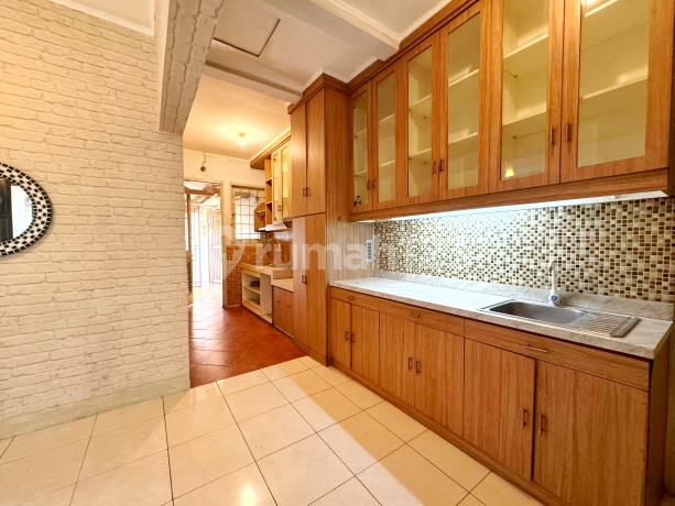 Rumah Siap Huni Strategis Dekat dengan Tol Lebak Bulus