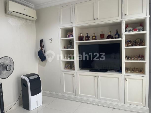 Rumah Sunter Hadap Selatan