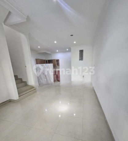 Rumah Sunter Hadap Timur Rumah Sunter Hadap Timur