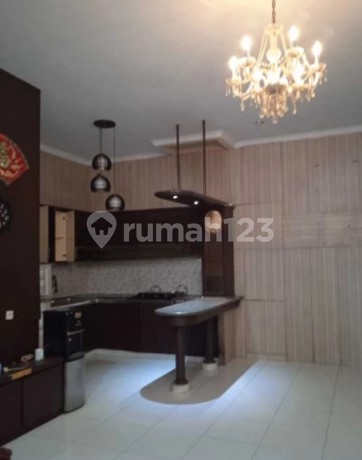 Rumah Sunter Hadap Selatan