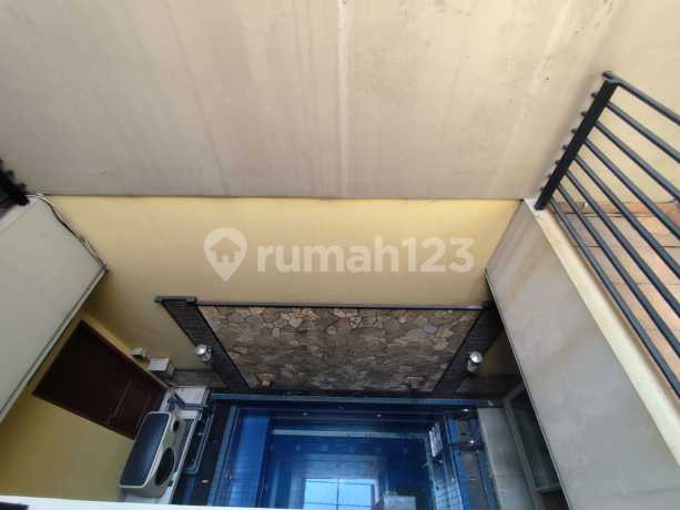 Rumah Sunter Siap Huni dengan Kolam Renang Rumah Sunter Siap Huni dengan Kolam Renang