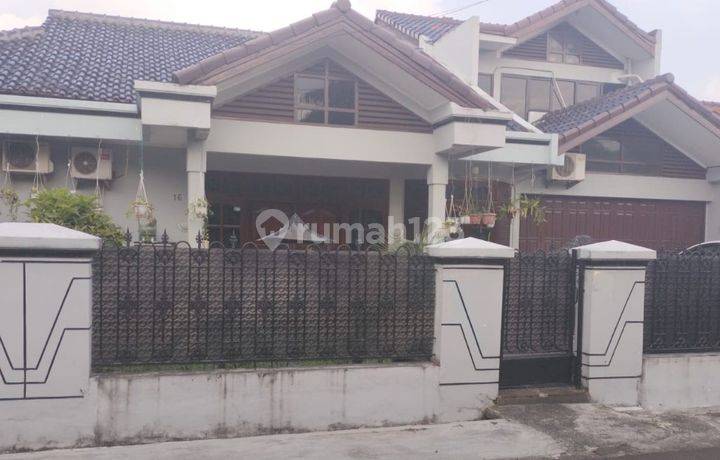 Rumah di Komplek Dosen UI Cireundeu, Hanya 9 Menit Ke Tol Ciputat