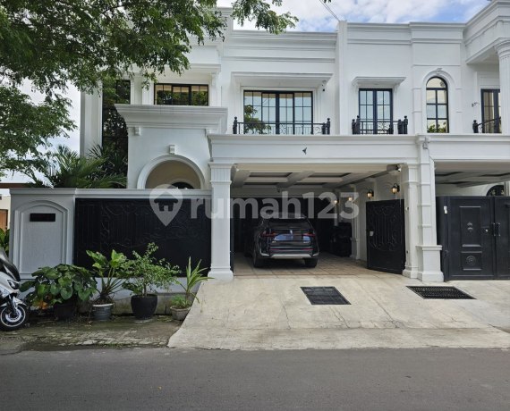 Rumah Mewah Kolam Renang Dekat Al Azhar Dalam Ringroad Godean Sleman