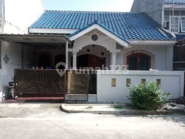 Rumah Scondary Dalam Komplek Di Galaxy Bekasi