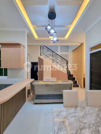 Rumah Mewah Banyak Bonus Dekat Stasiun Busway Jagakarsa Jakarta Selatan