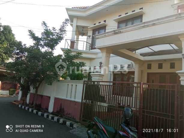 Rumah Posisi Hook di Komplek Taman Buaran Indah 1 One Gate Sistem